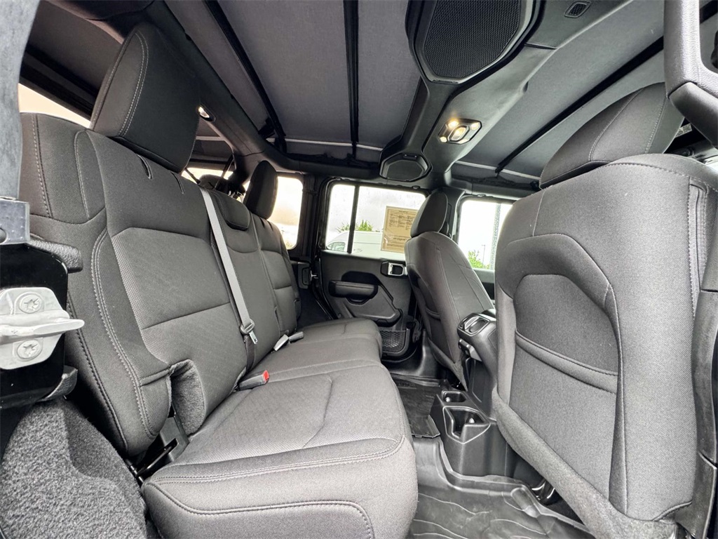 Vehicle image 9 of 30