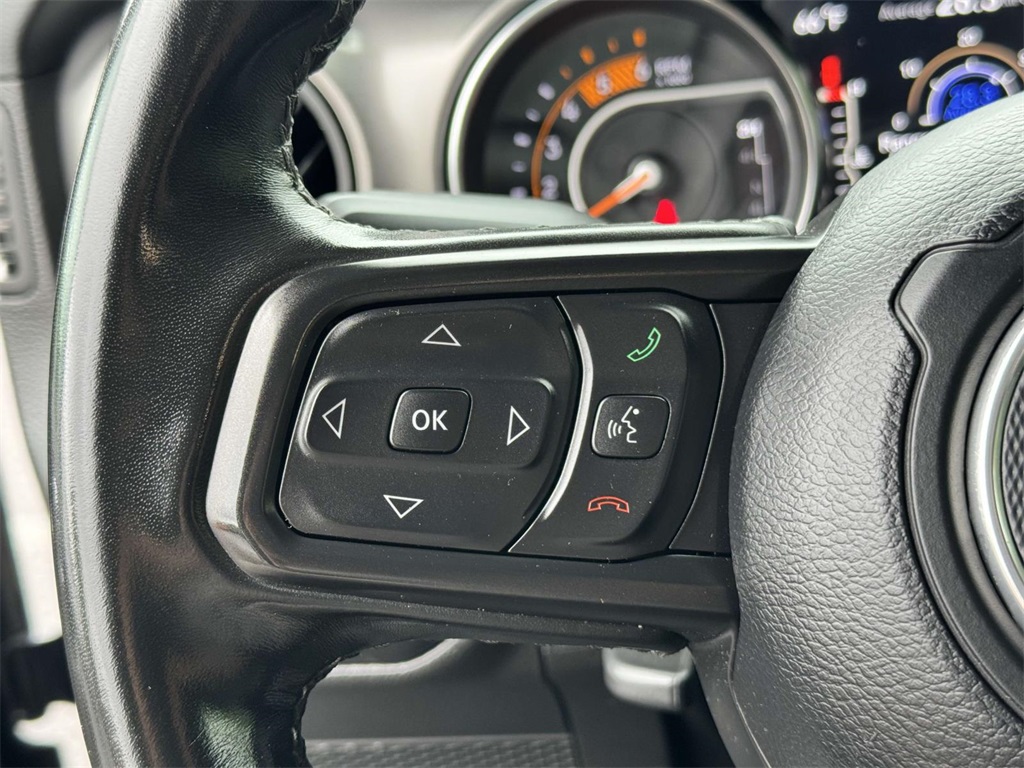 Vehicle image 26 of 30