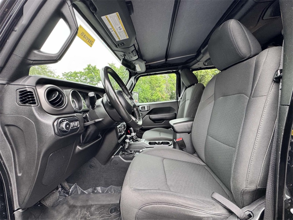 Vehicle image 12 of 30