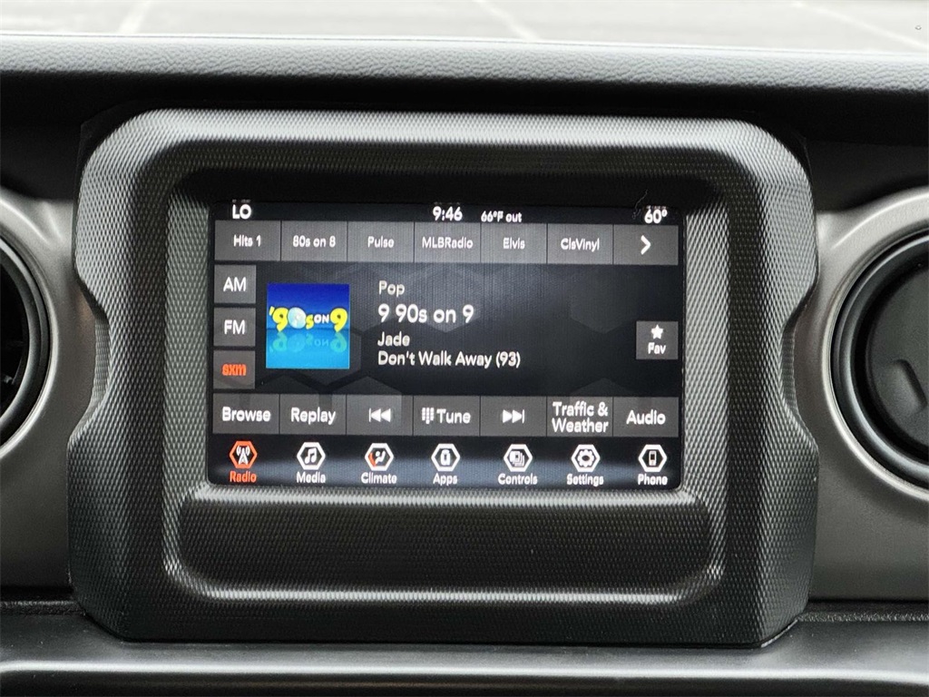 Vehicle image 17 of 30