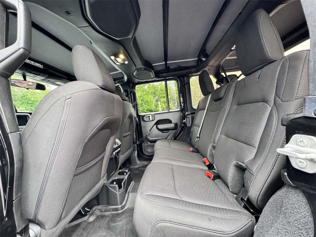 Vehicle image 10 of 30