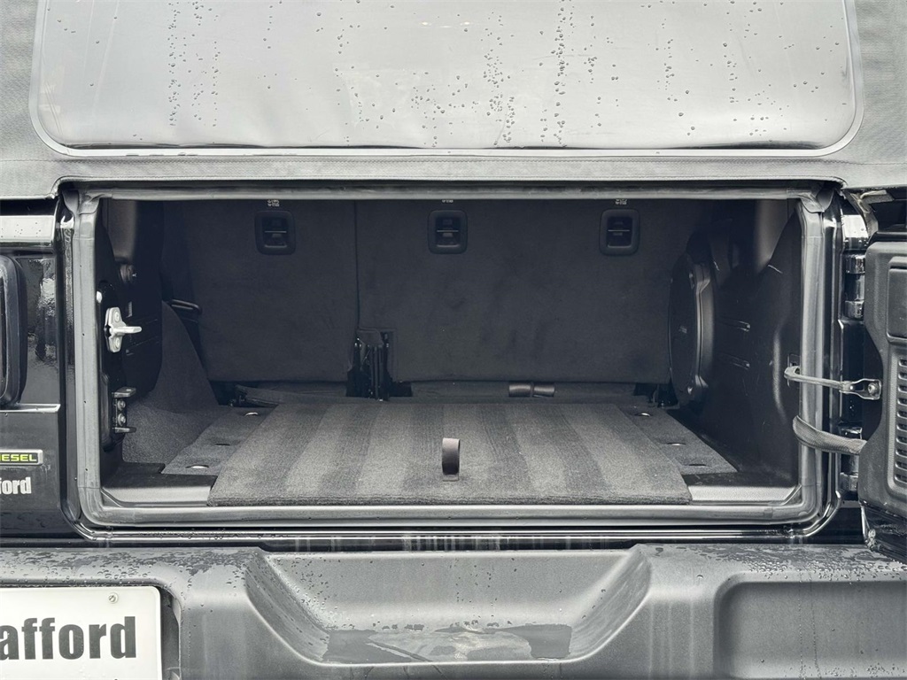 Vehicle image 8 of 30