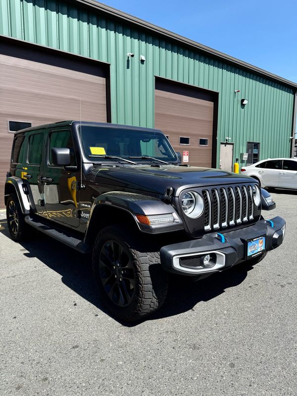 Vehicle image 3 of 14
