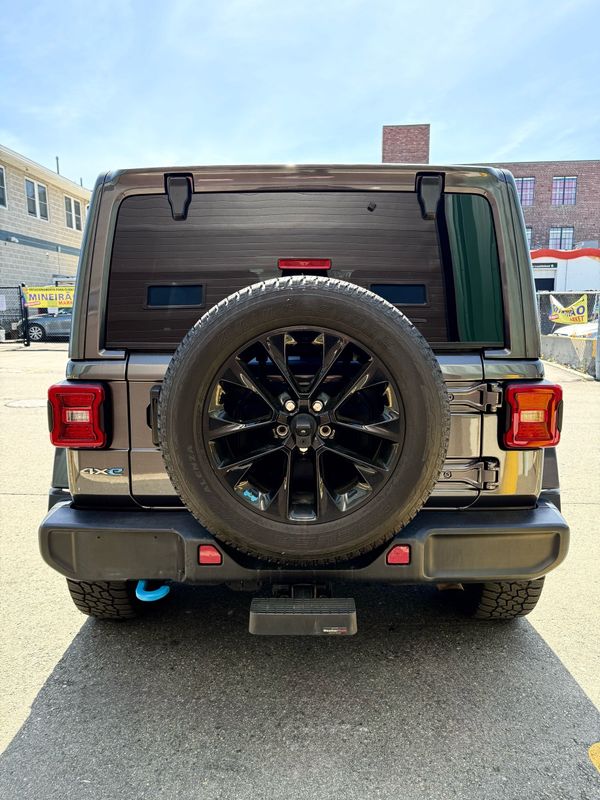 Vehicle image 5 of 14