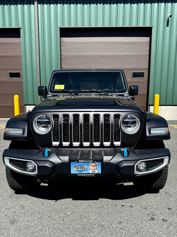 Vehicle image 2 of 14