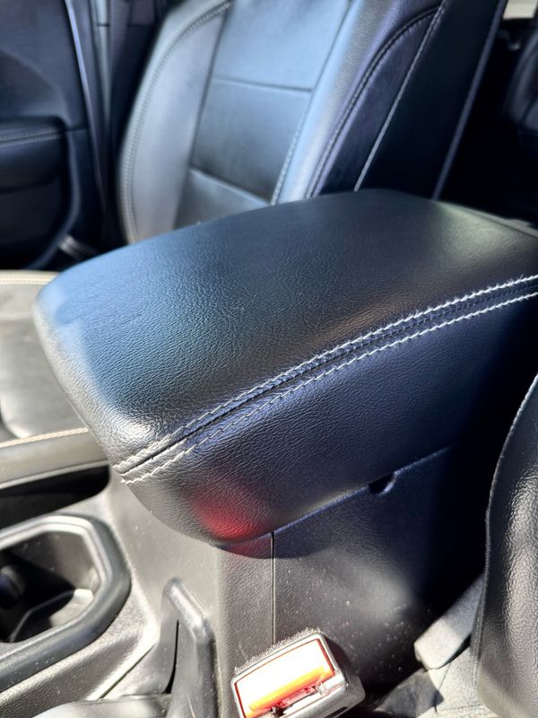 Vehicle image 11 of 14