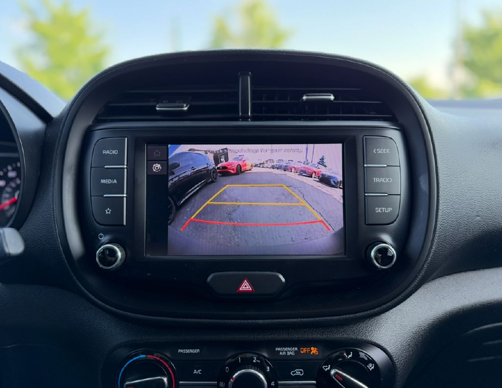 Vehicle image 13 of 16