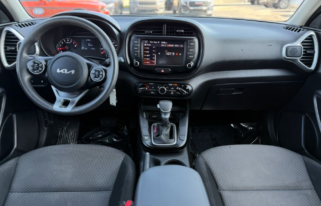 Vehicle image 8 of 16