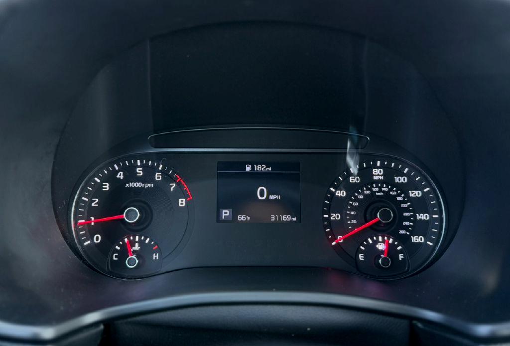 Vehicle image 11 of 16