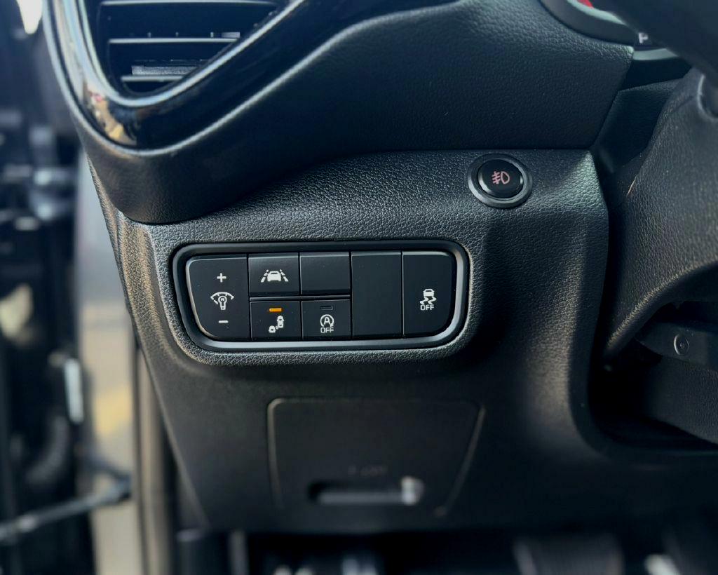 Vehicle image 10 of 19
