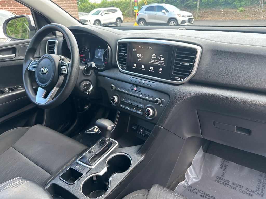Vehicle image 21 of 40