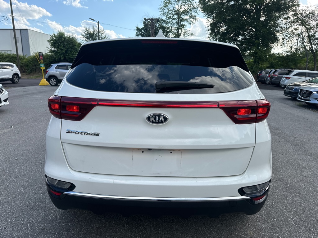 Vehicle image 8 of 40