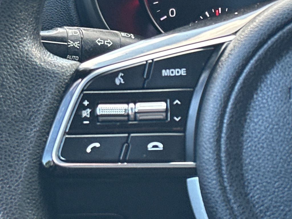 Vehicle image 25 of 40