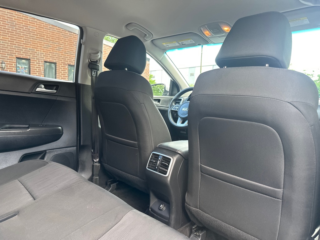 Vehicle image 18 of 40