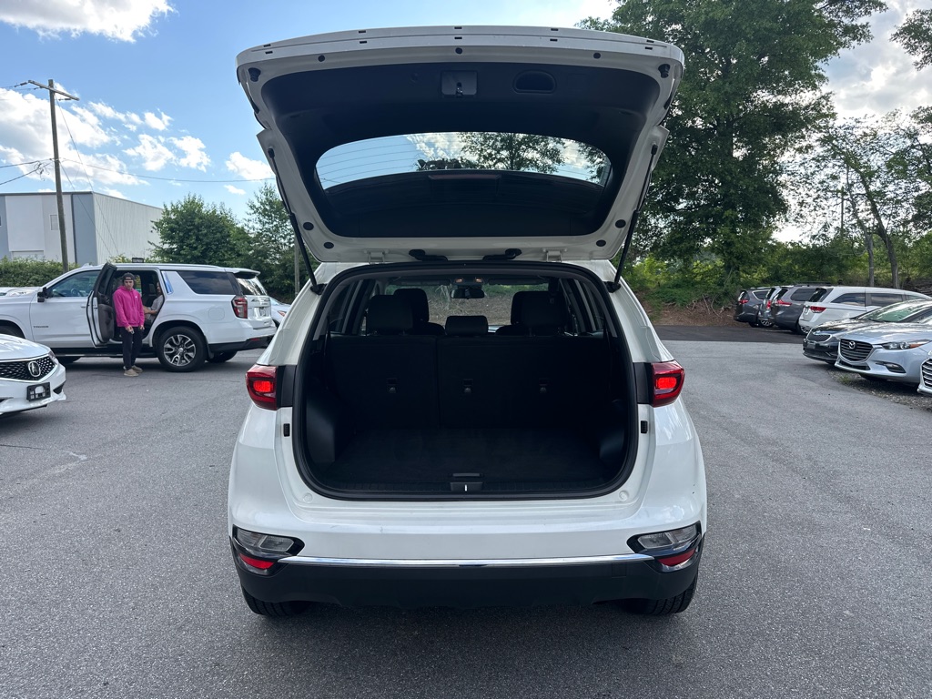 Vehicle image 34 of 40