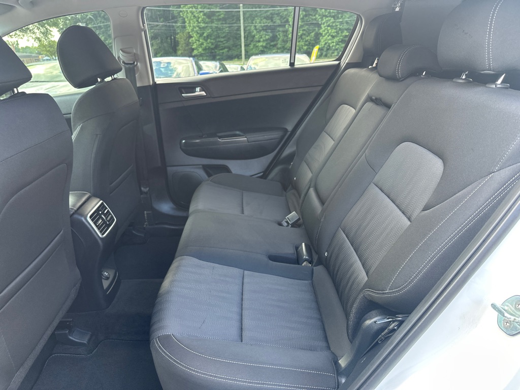 Vehicle image 14 of 40