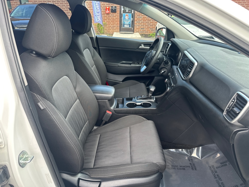 Vehicle image 20 of 40