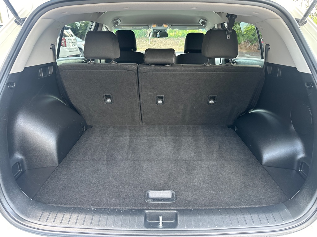 Vehicle image 35 of 40