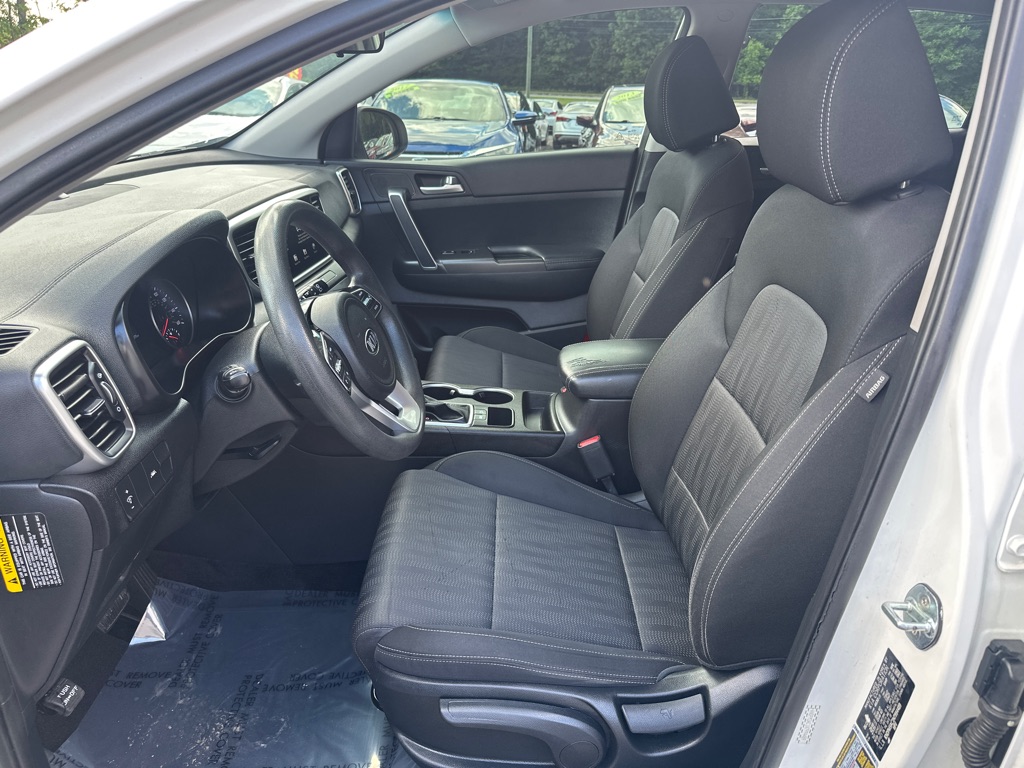Vehicle image 11 of 40