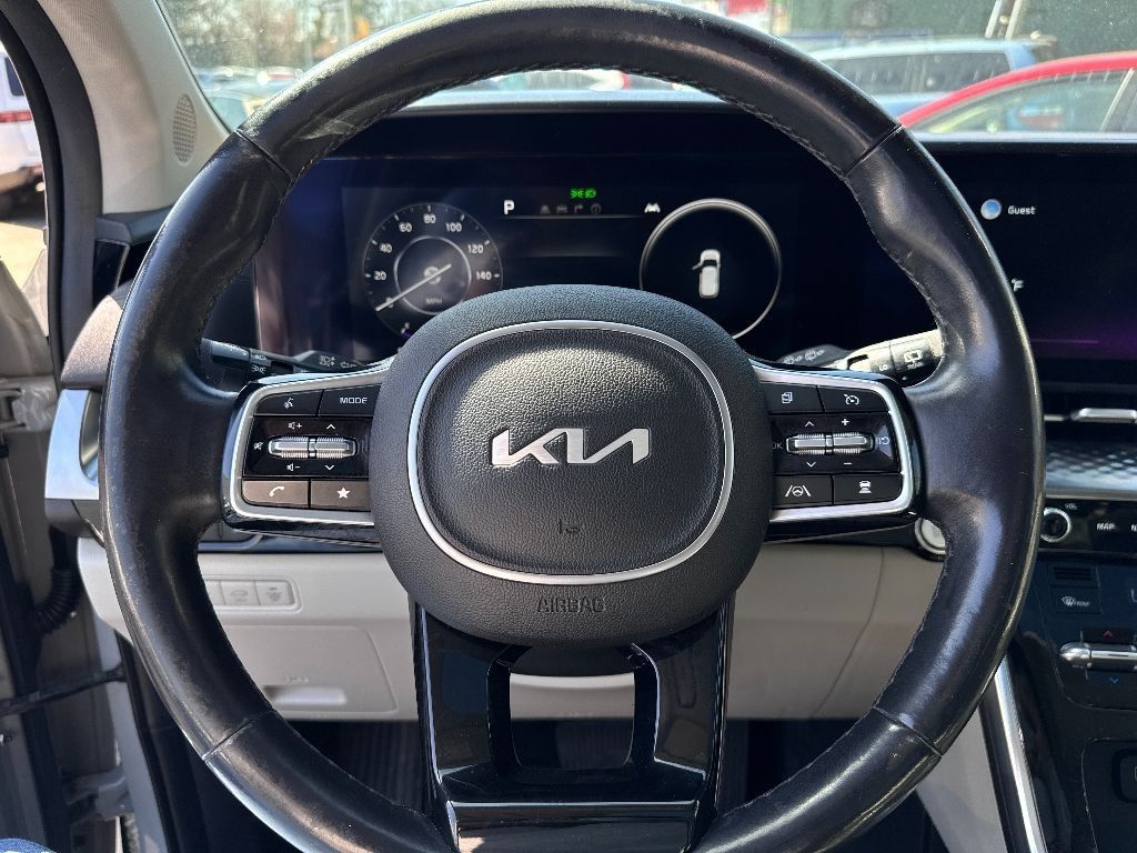 Vehicle image 22 of 36