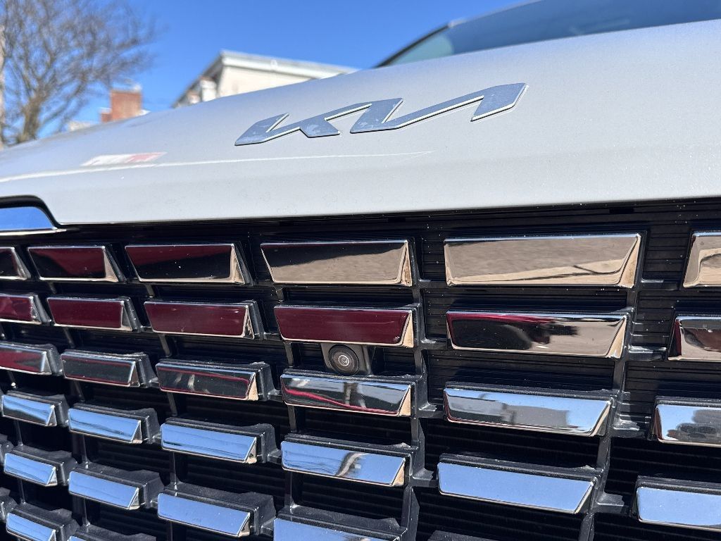 Vehicle image 15 of 36