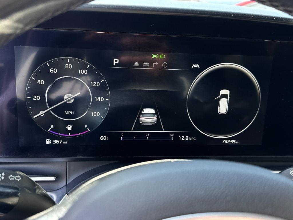 Vehicle image 23 of 36