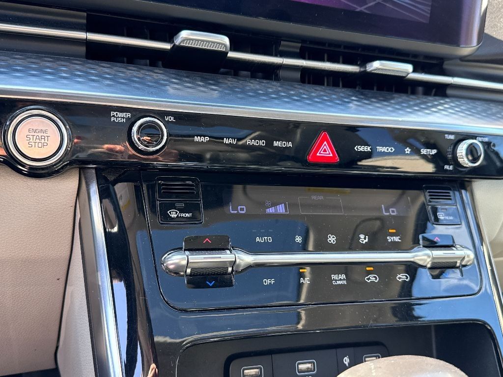 Vehicle image 26 of 36