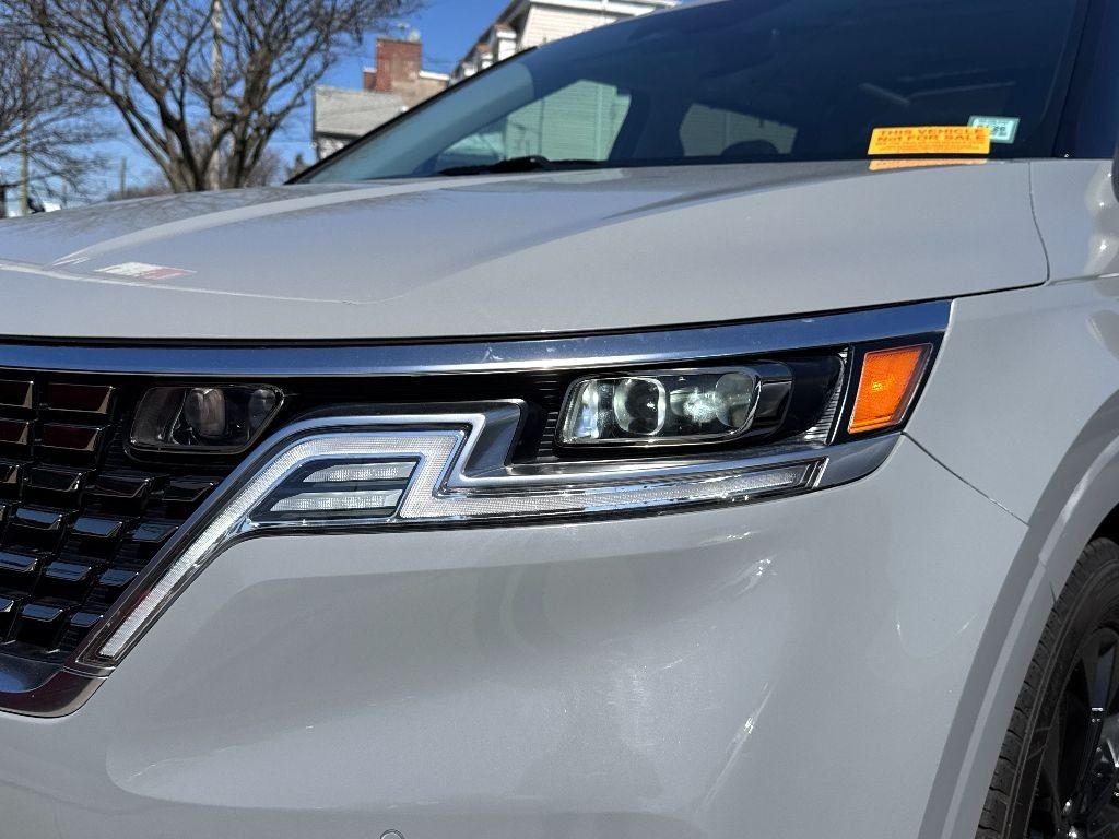 Vehicle image 16 of 36
