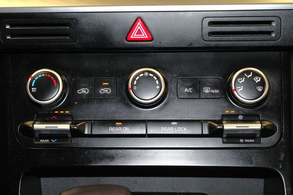 Vehicle image 31 of 64