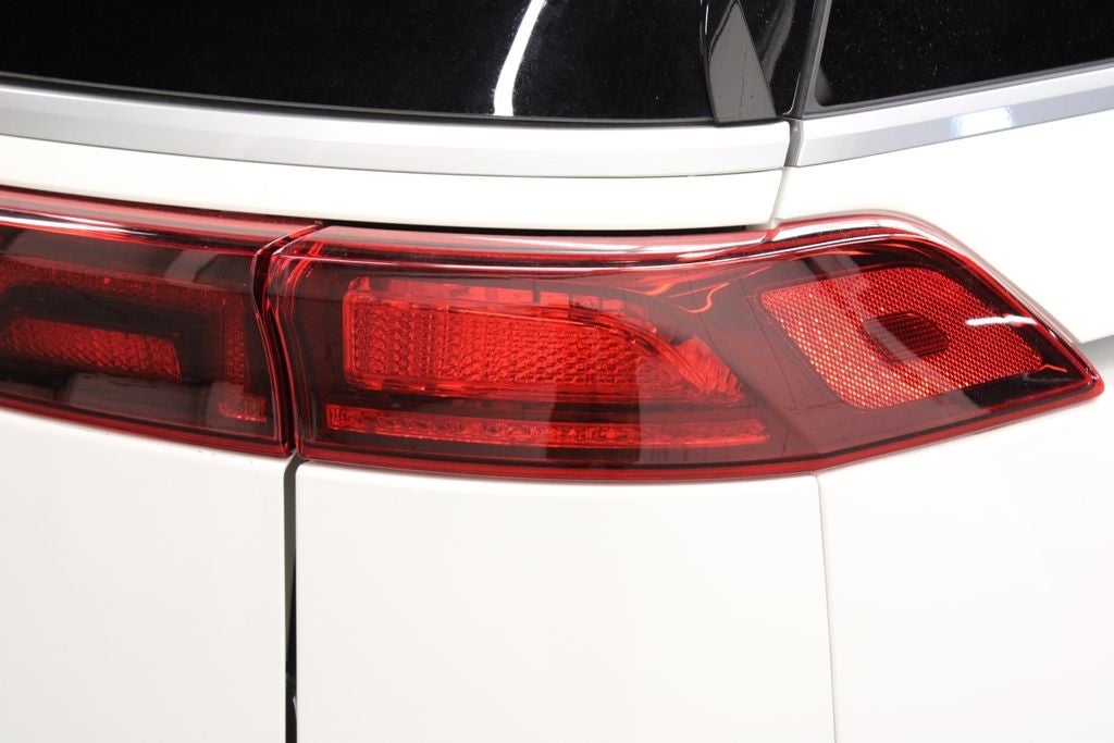 Vehicle image 61 of 64