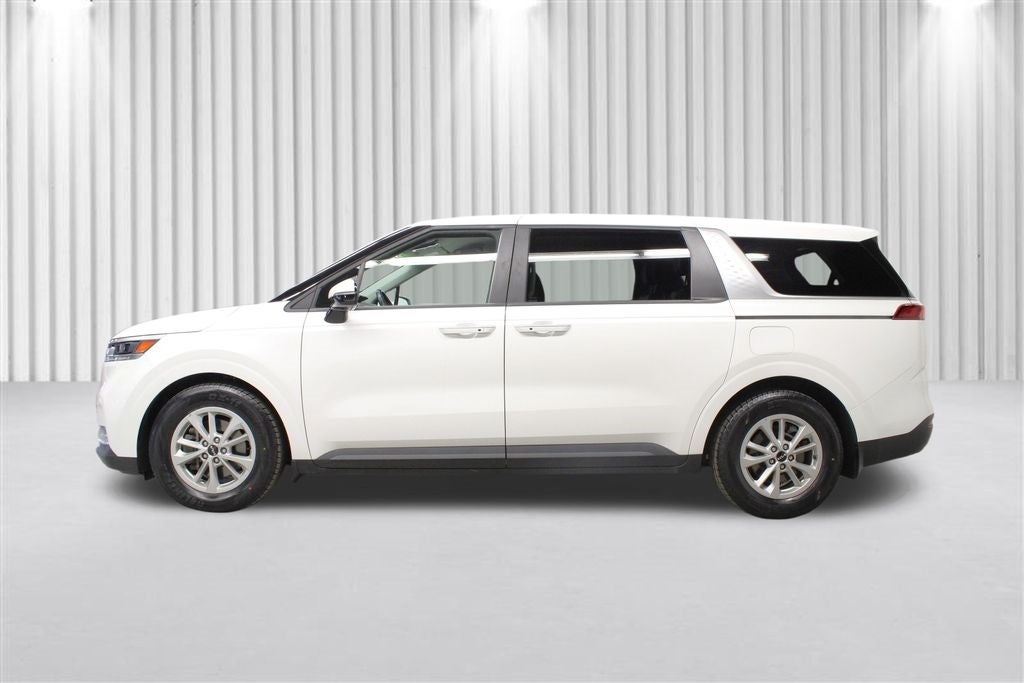 Vehicle image 2 of 64