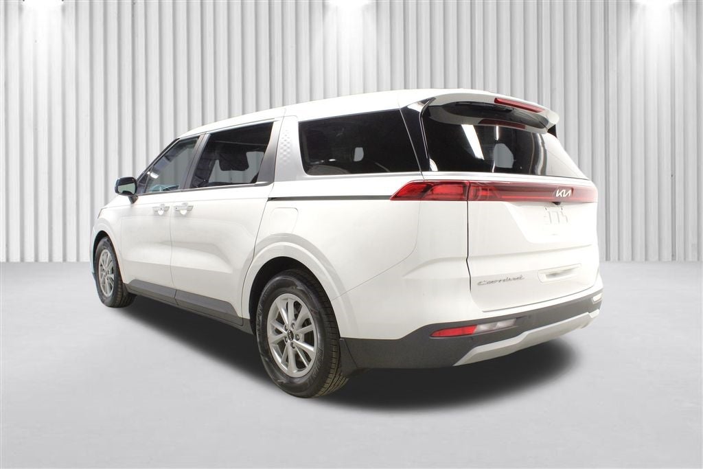 Vehicle image 8 of 64