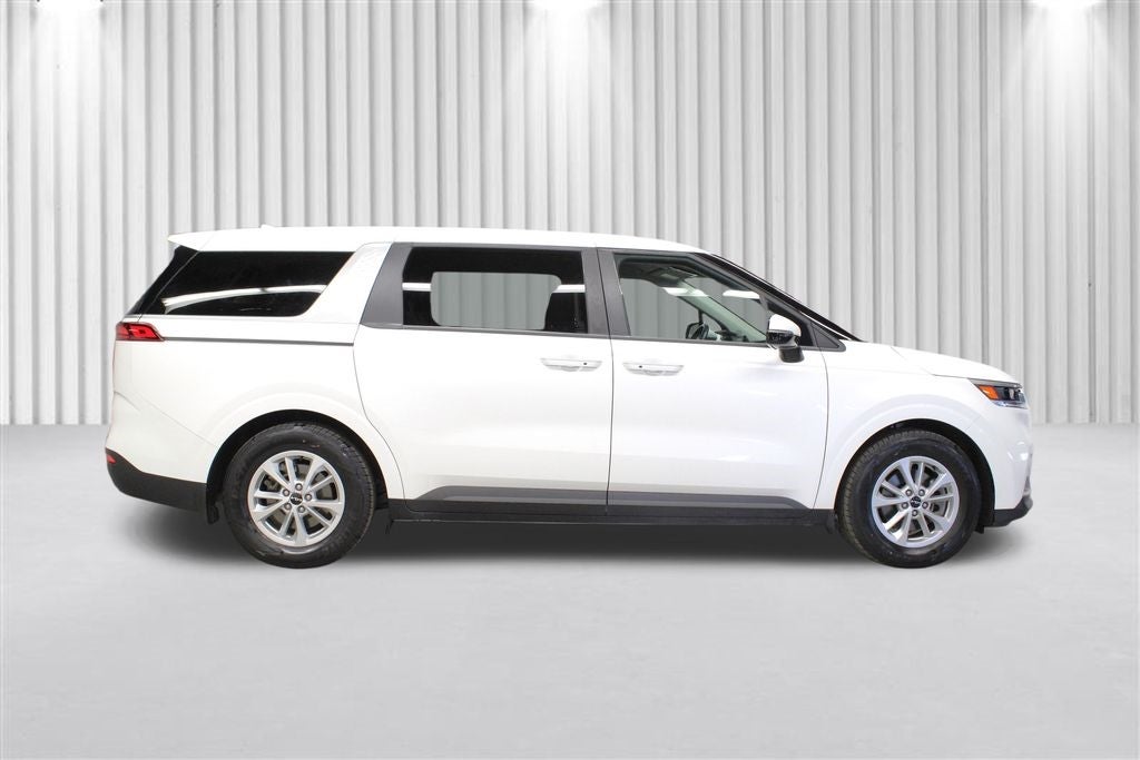 Vehicle image 7 of 64