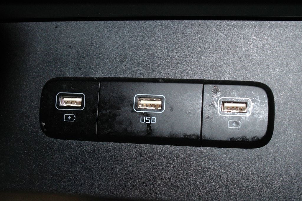 Vehicle image 33 of 64