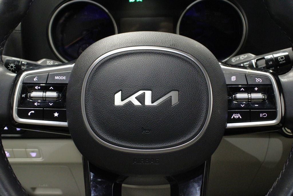 Vehicle image 19 of 64