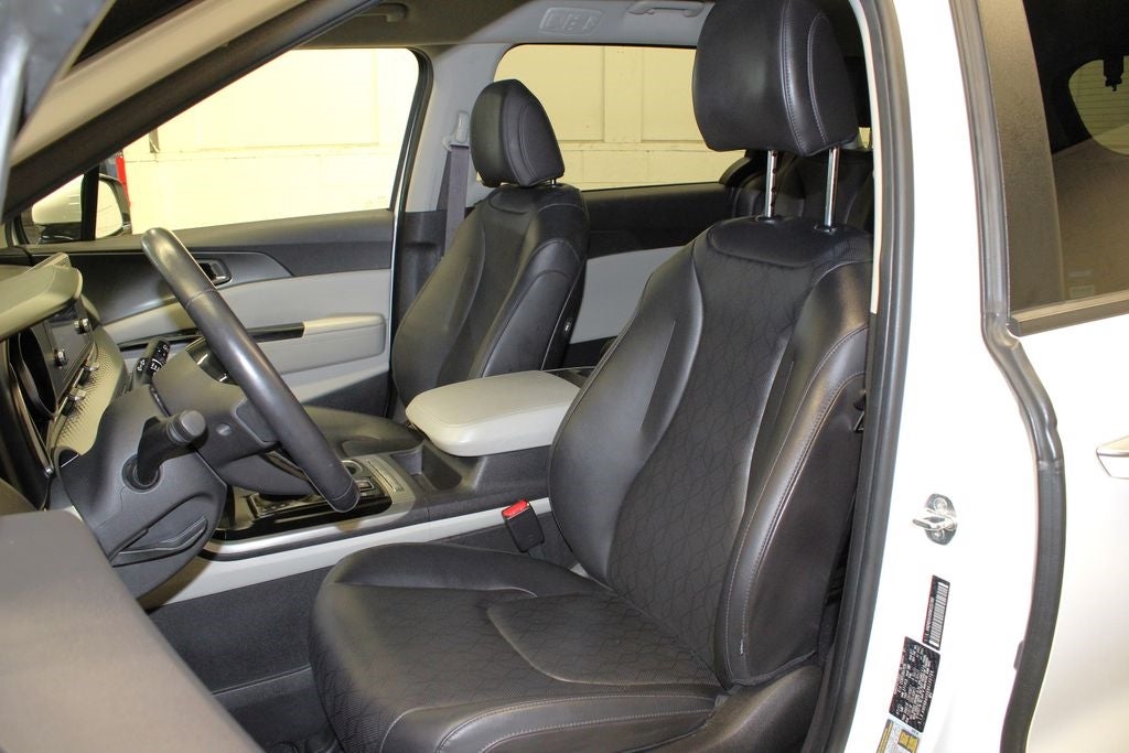 Vehicle image 42 of 64