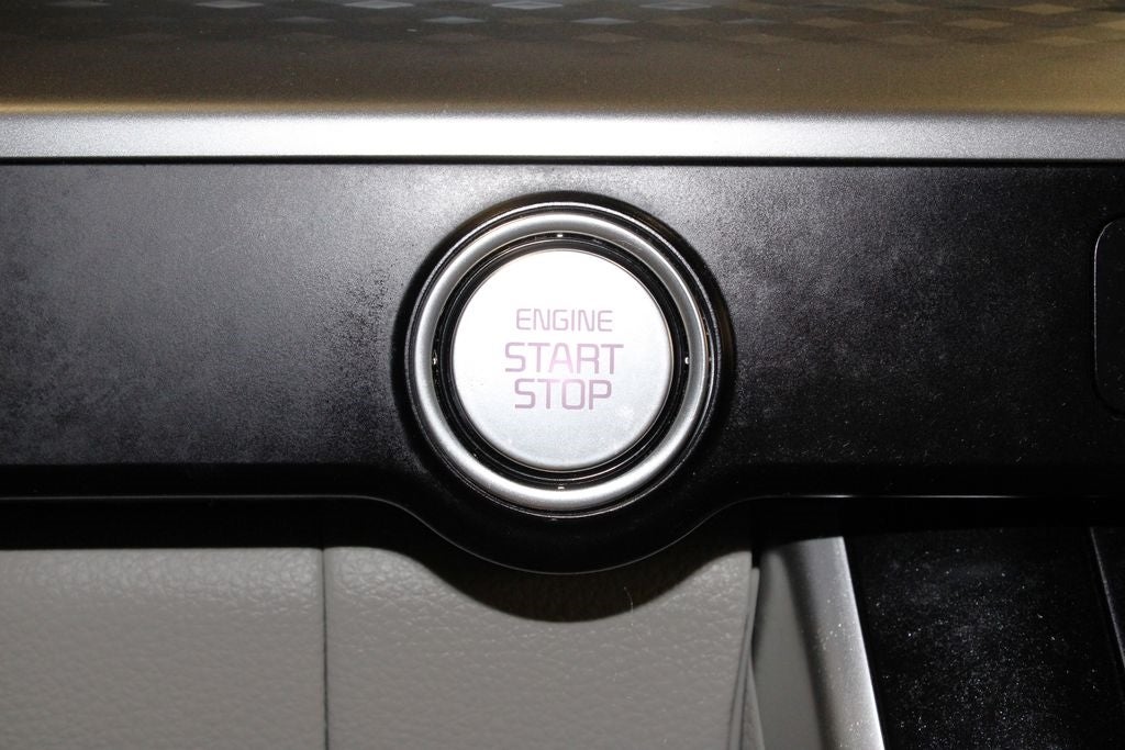 Vehicle image 20 of 64