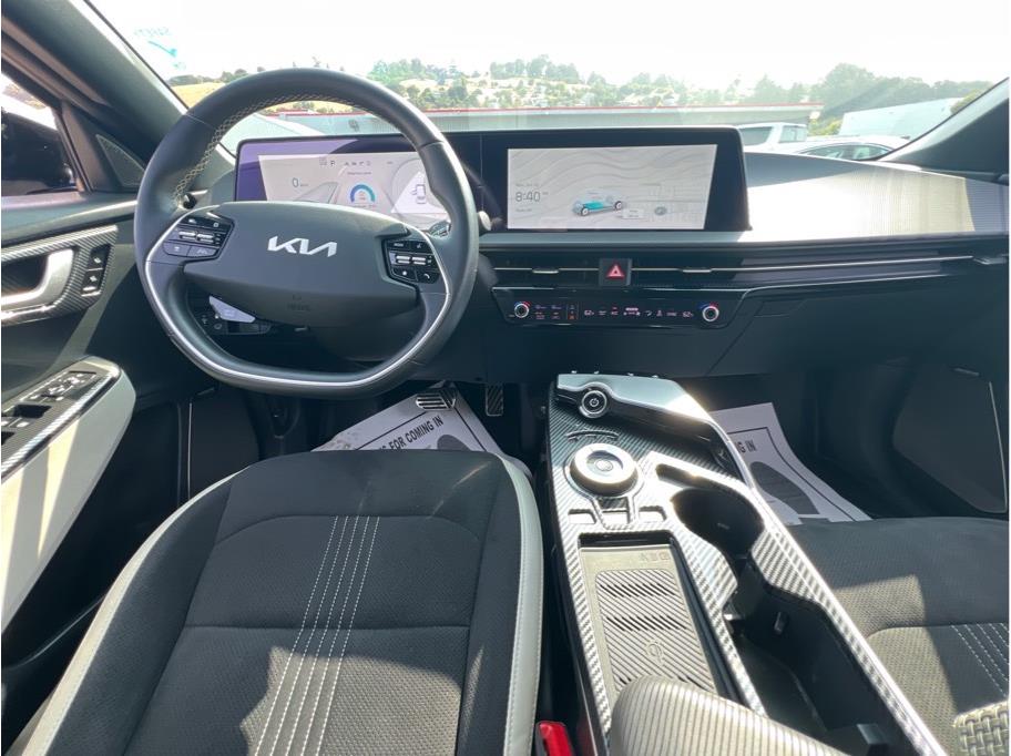 Vehicle image 14 of 24