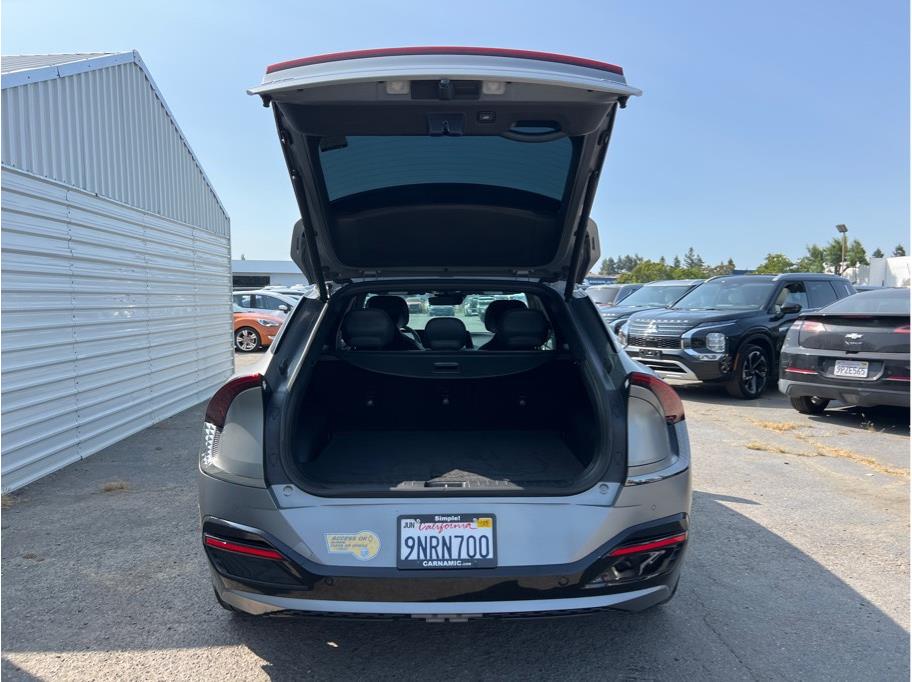 Vehicle image 10 of 24
