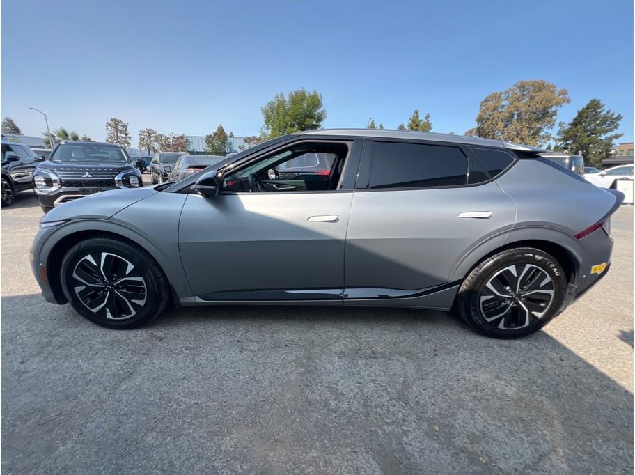 Vehicle image 7 of 24