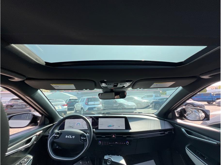 Vehicle image 13 of 24