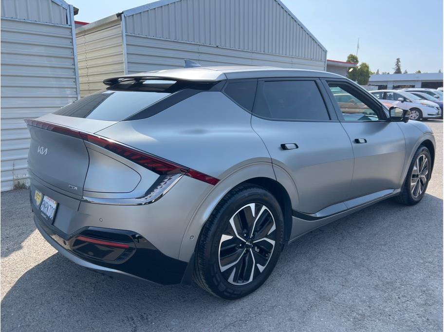 Vehicle image 5 of 24