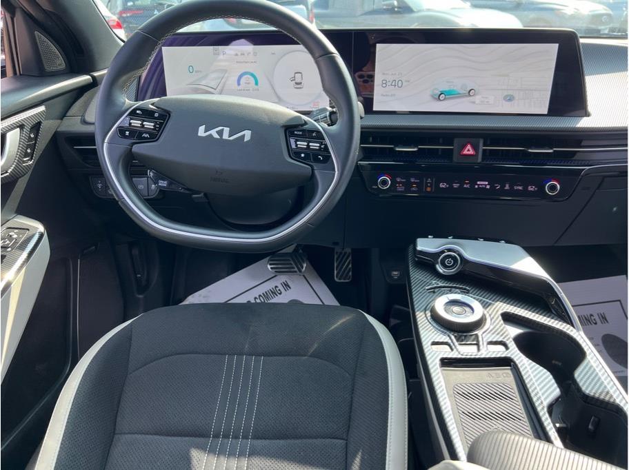 Vehicle image 15 of 24