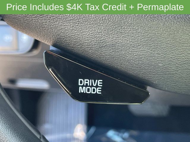 Vehicle image 17 of 27