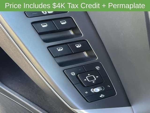 Vehicle image 13 of 27