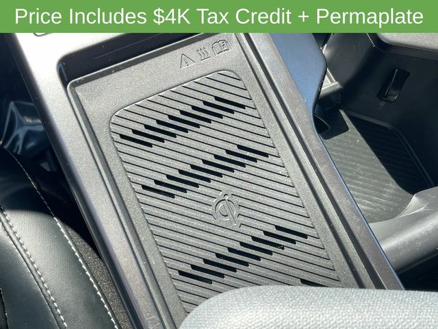 Vehicle image 19 of 27