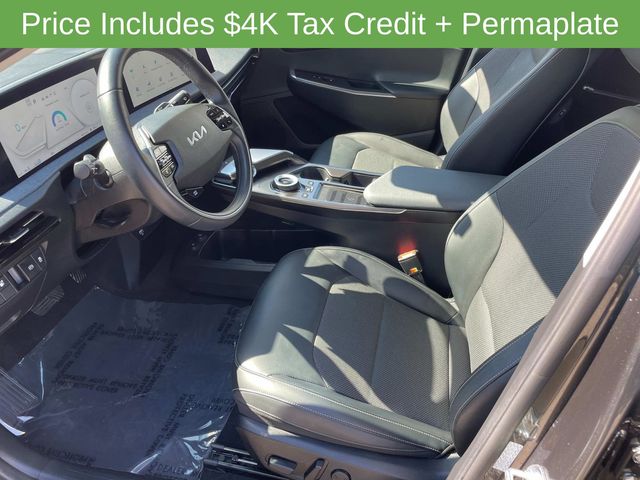 Vehicle image 11 of 27
