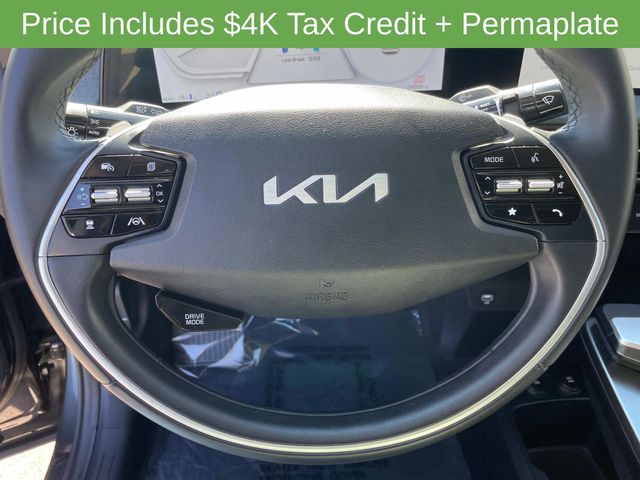 Vehicle image 15 of 27