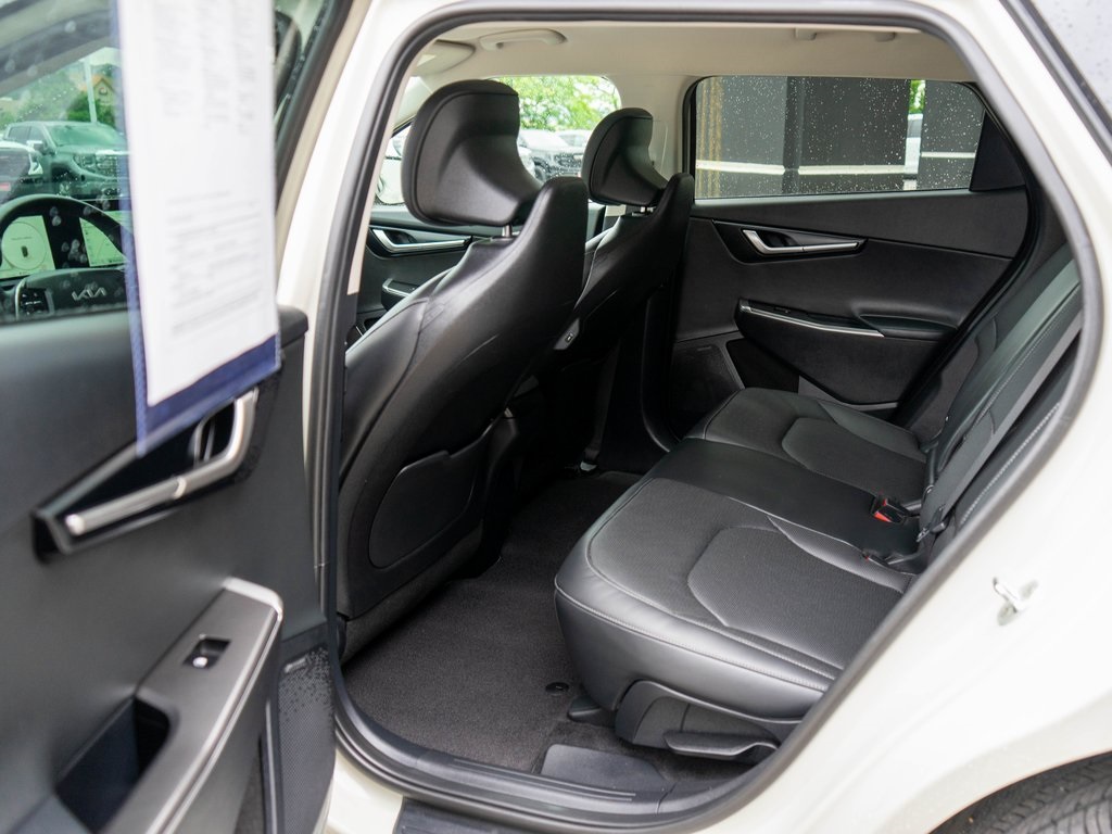 Vehicle image 20 of 36