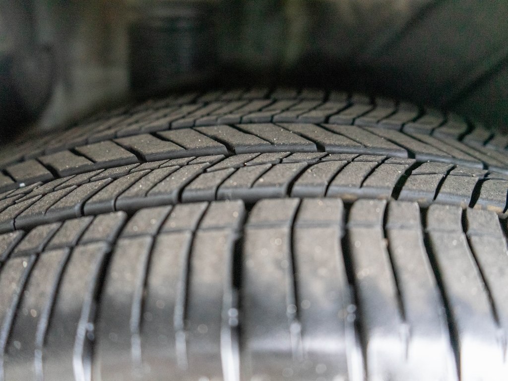Vehicle image 16 of 36